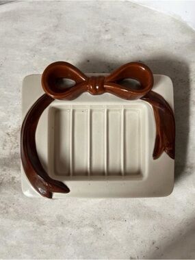 Ceramic Soap Dish with Brown Bow vintage